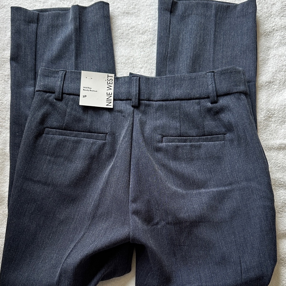Nine West NWT Dark Navy Women's Dress Pants Mid Rise Barely Bootcut Size 2P - Picture 4 of 5